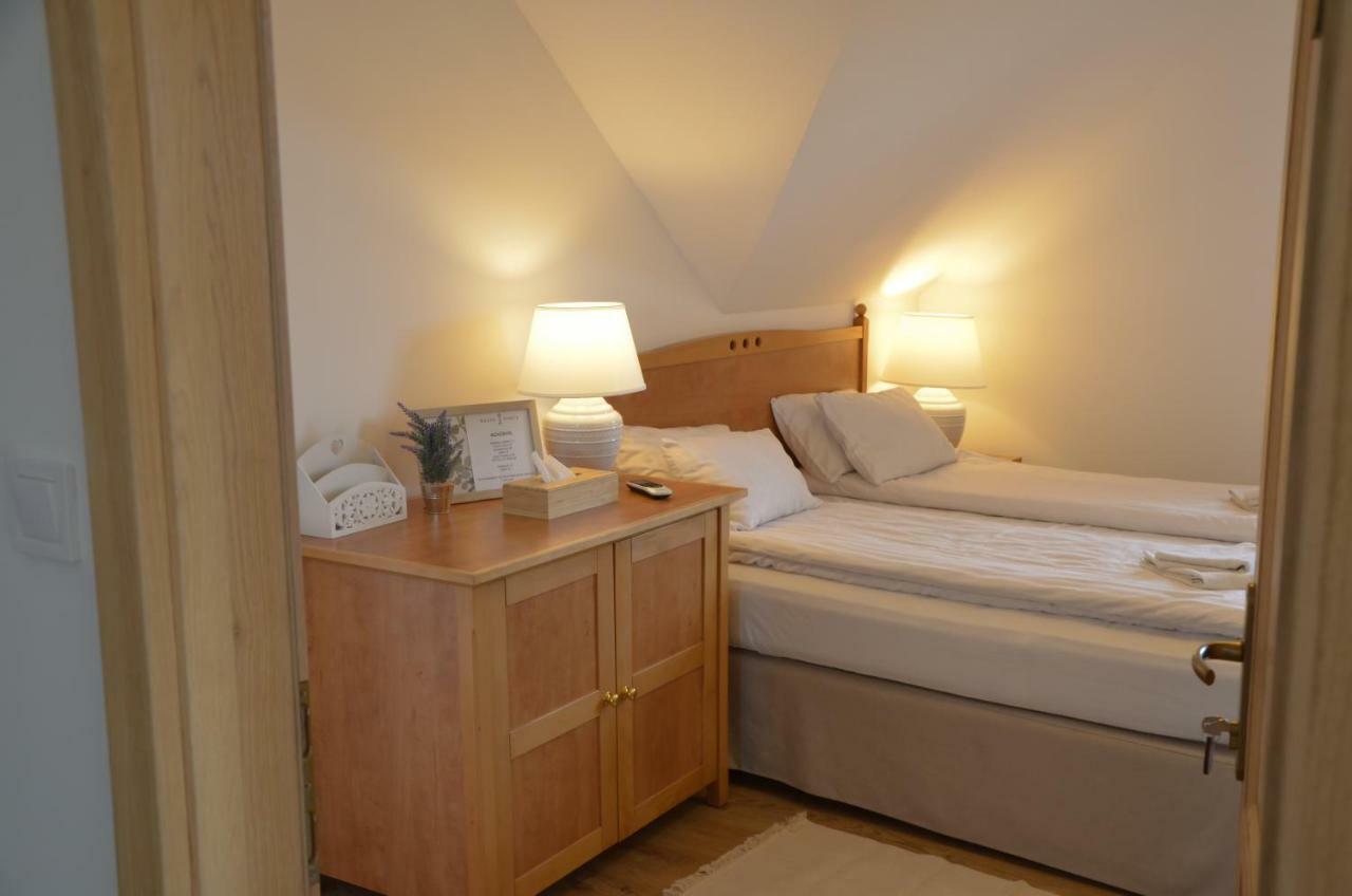 Buzas Pince Vendeghaz Hotel Ecséd Eksteriør billede