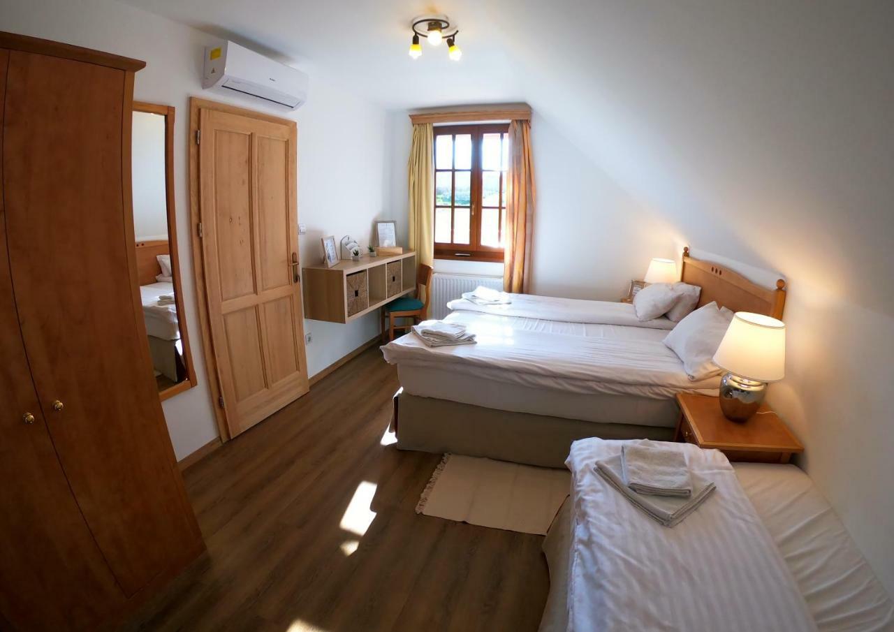 Buzas Pince Vendeghaz Hotel Ecséd Eksteriør billede