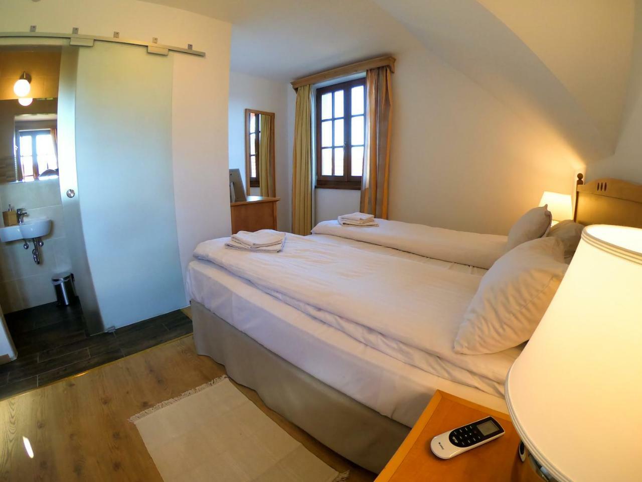 Buzas Pince Vendeghaz Hotel Ecséd Eksteriør billede