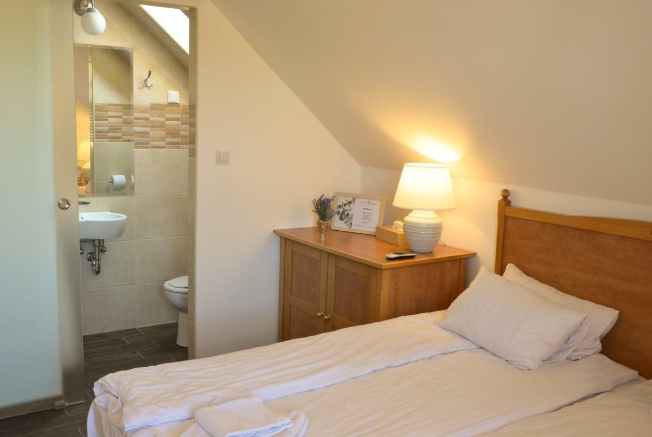 Buzas Pince Vendeghaz Hotel Ecséd Eksteriør billede