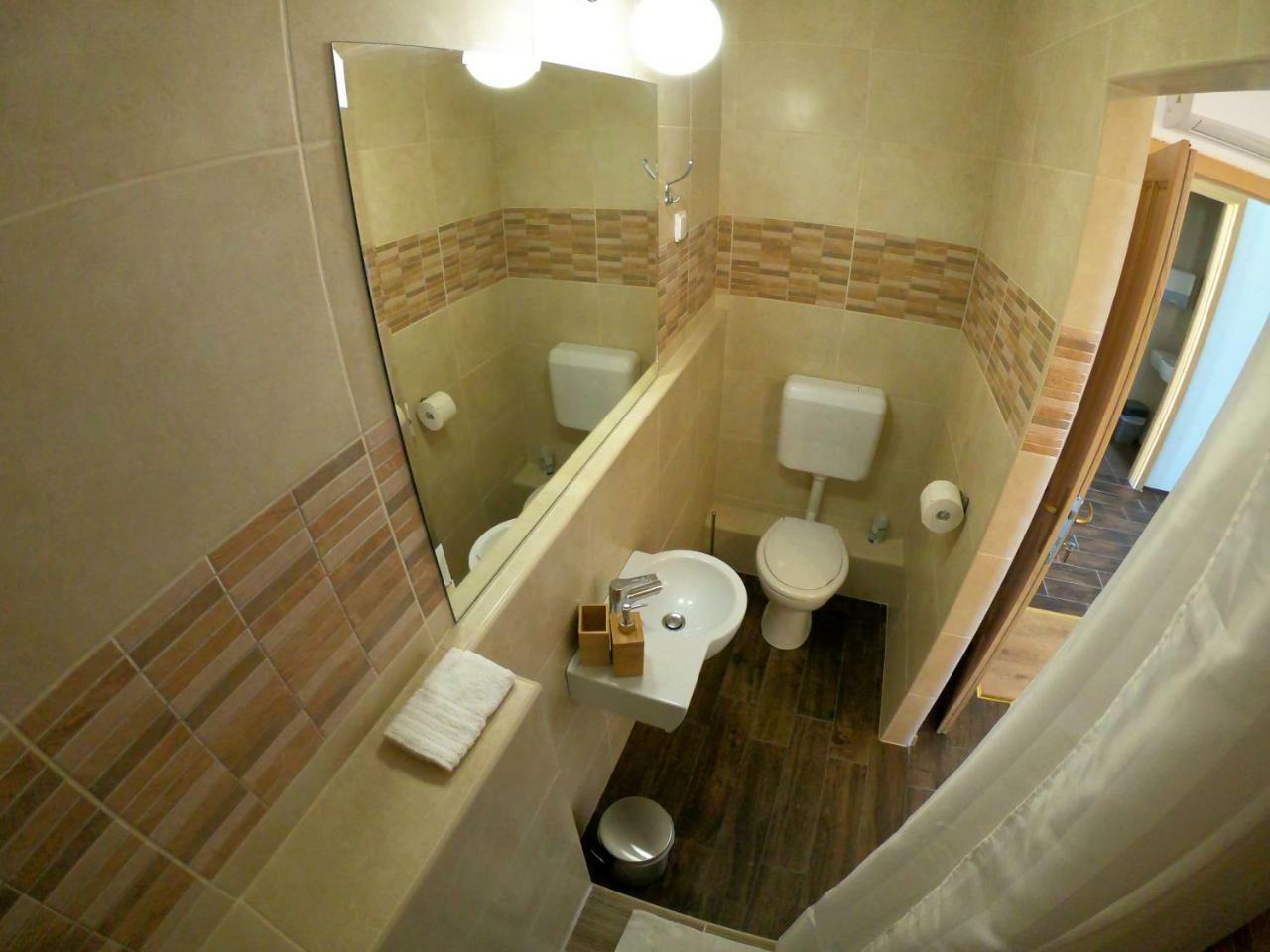 Buzas Pince Vendeghaz Hotel Ecséd Eksteriør billede