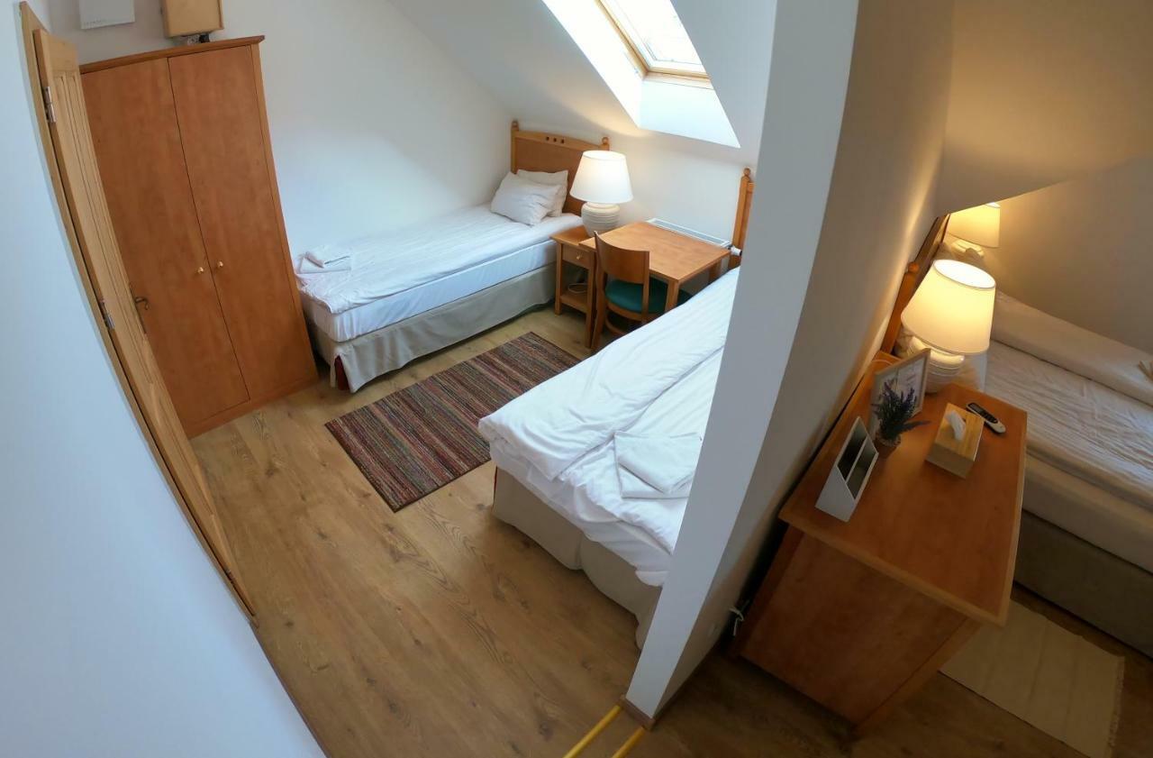 Buzas Pince Vendeghaz Hotel Ecséd Eksteriør billede