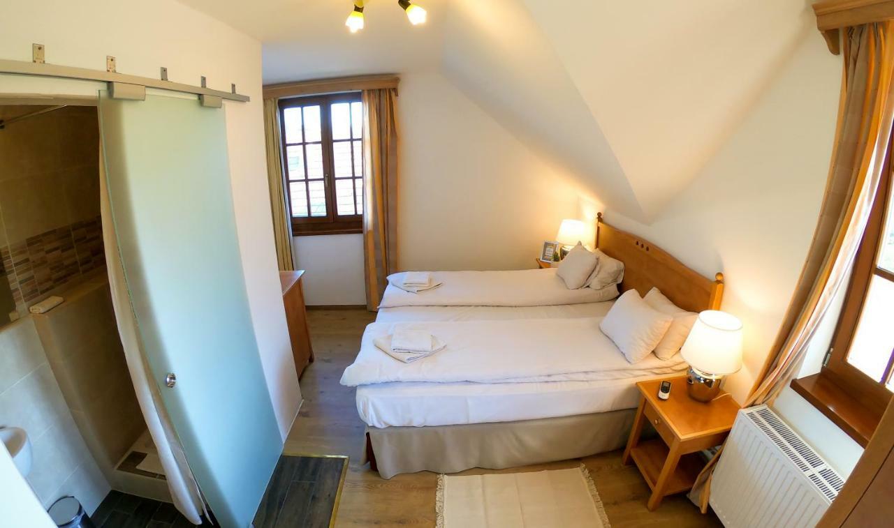 Buzas Pince Vendeghaz Hotel Ecséd Eksteriør billede
