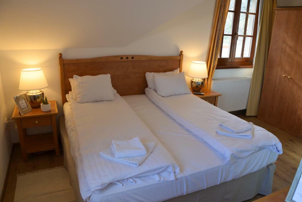Buzas Pince Vendeghaz Hotel Ecséd Eksteriør billede